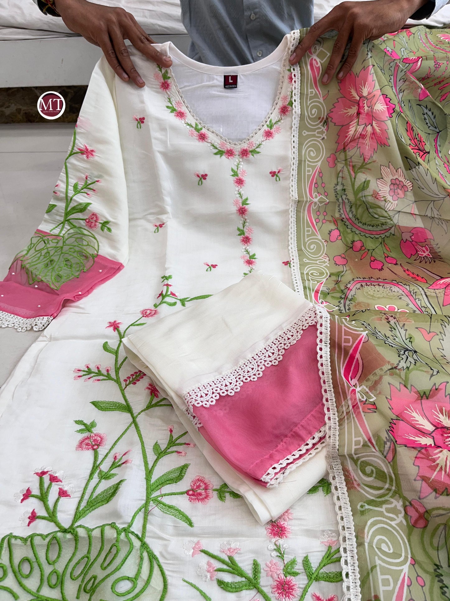 NEW ARIVELLS PAKISTANI SUIT SET