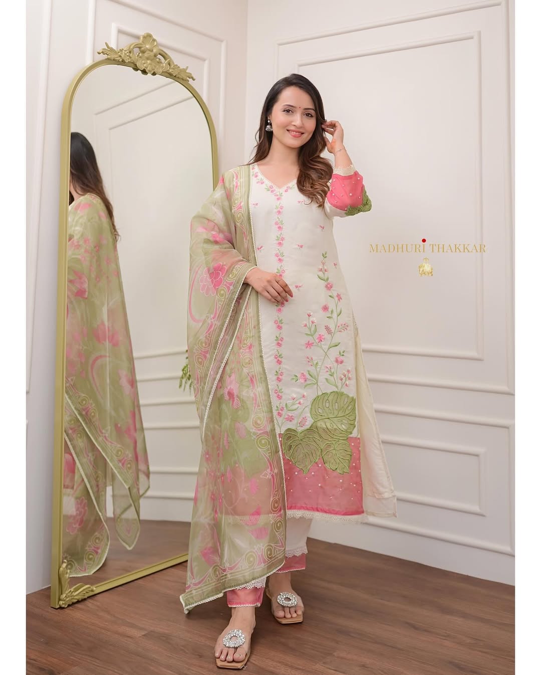 NEW ARIVELLS PAKISTANI SUIT SET