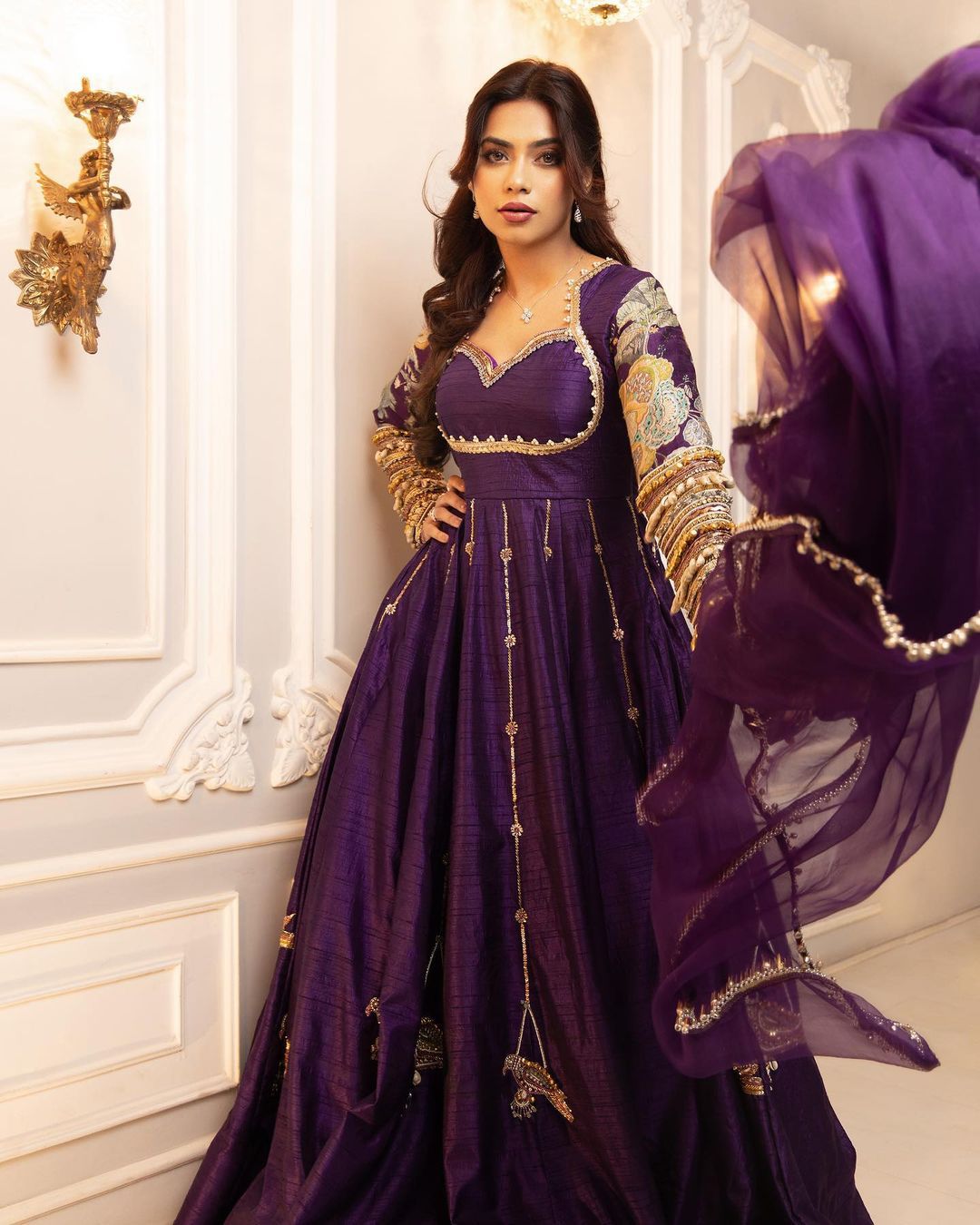 GOWN WITH DUPATTA & FULL EMBROIDERED ON BLOOMING VICHITRA FABRIC🥻