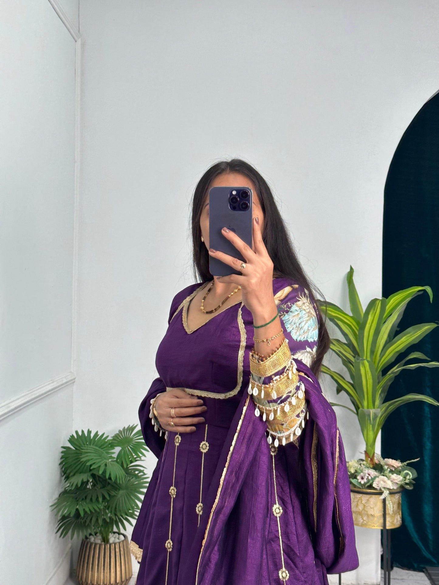 GOWN WITH DUPATTA & FULL EMBROIDERED ON BLOOMING VICHITRA FABRIC🥻