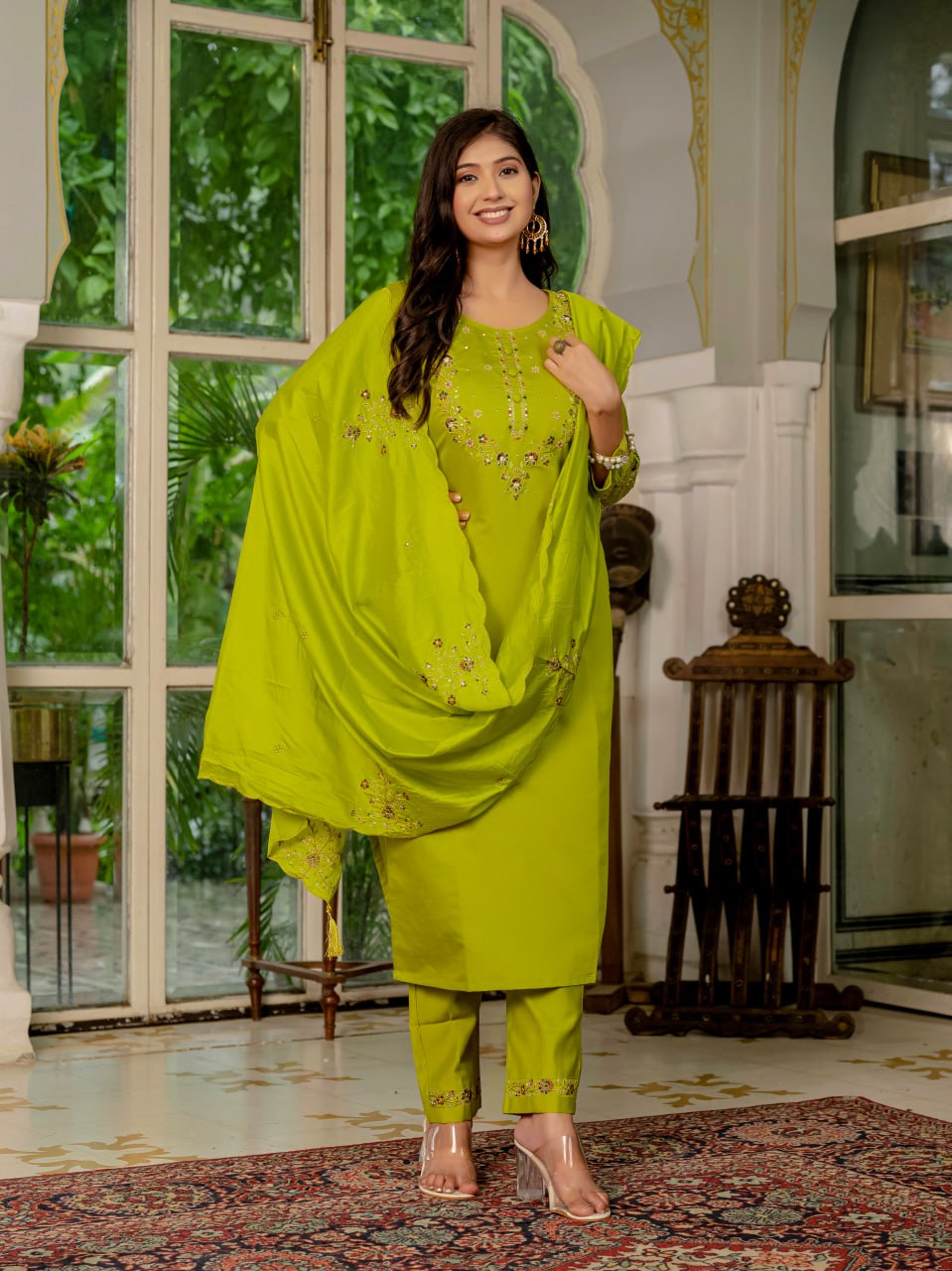 👗Elegant Straight Kurti Pant Dupatta Set