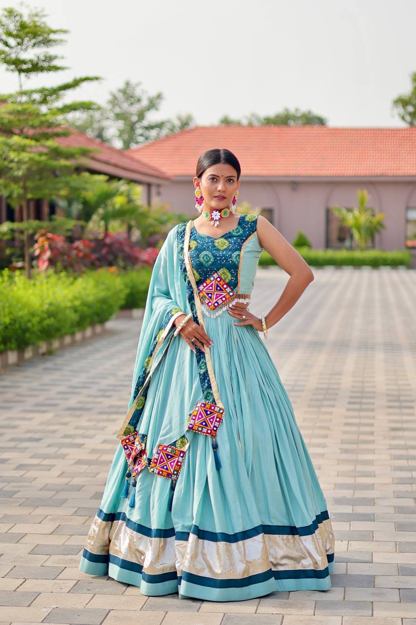 Navratri Special Gamathi Work Lehenga choli๐ฅข๐๐๐๐ฟ