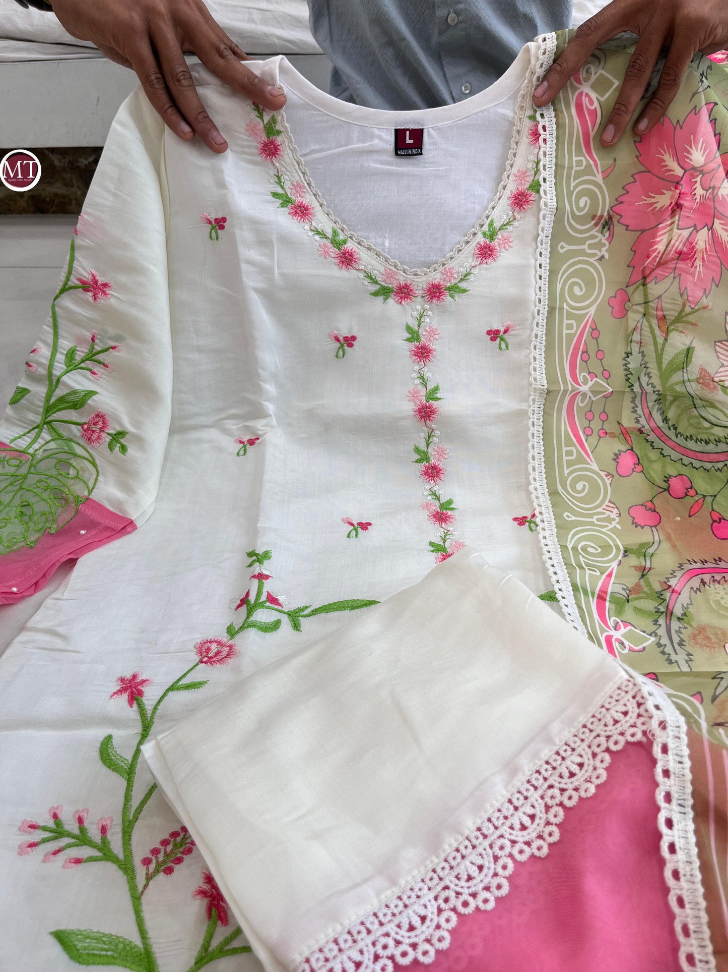 NEW ARIVELLS PAKISTANI SUIT SET