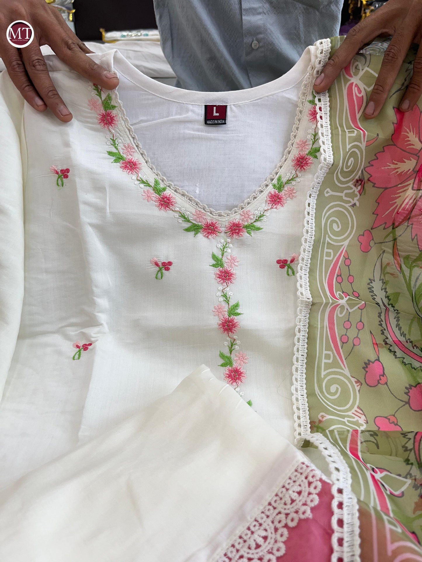 NEW ARIVELLS PAKISTANI SUIT SET
