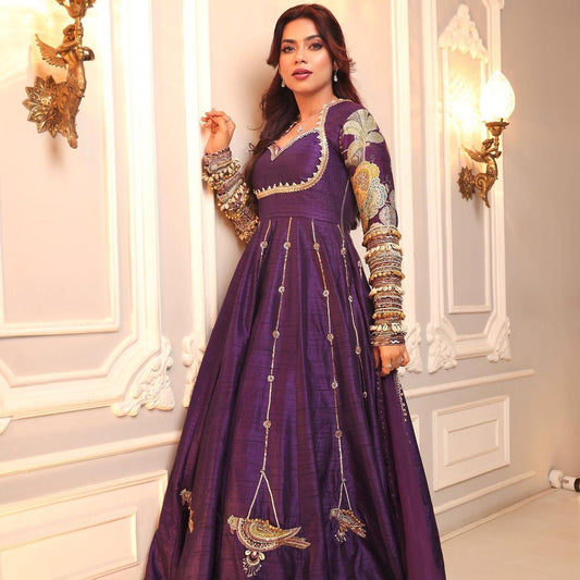 GOWN WITH DUPATTA & FULL EMBROIDERED ON BLOOMING VICHITRA FABRIC🥻