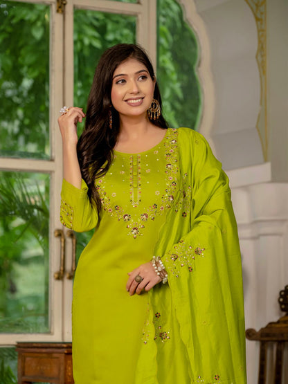 👗Elegant Straight Kurti Pant Dupatta Set