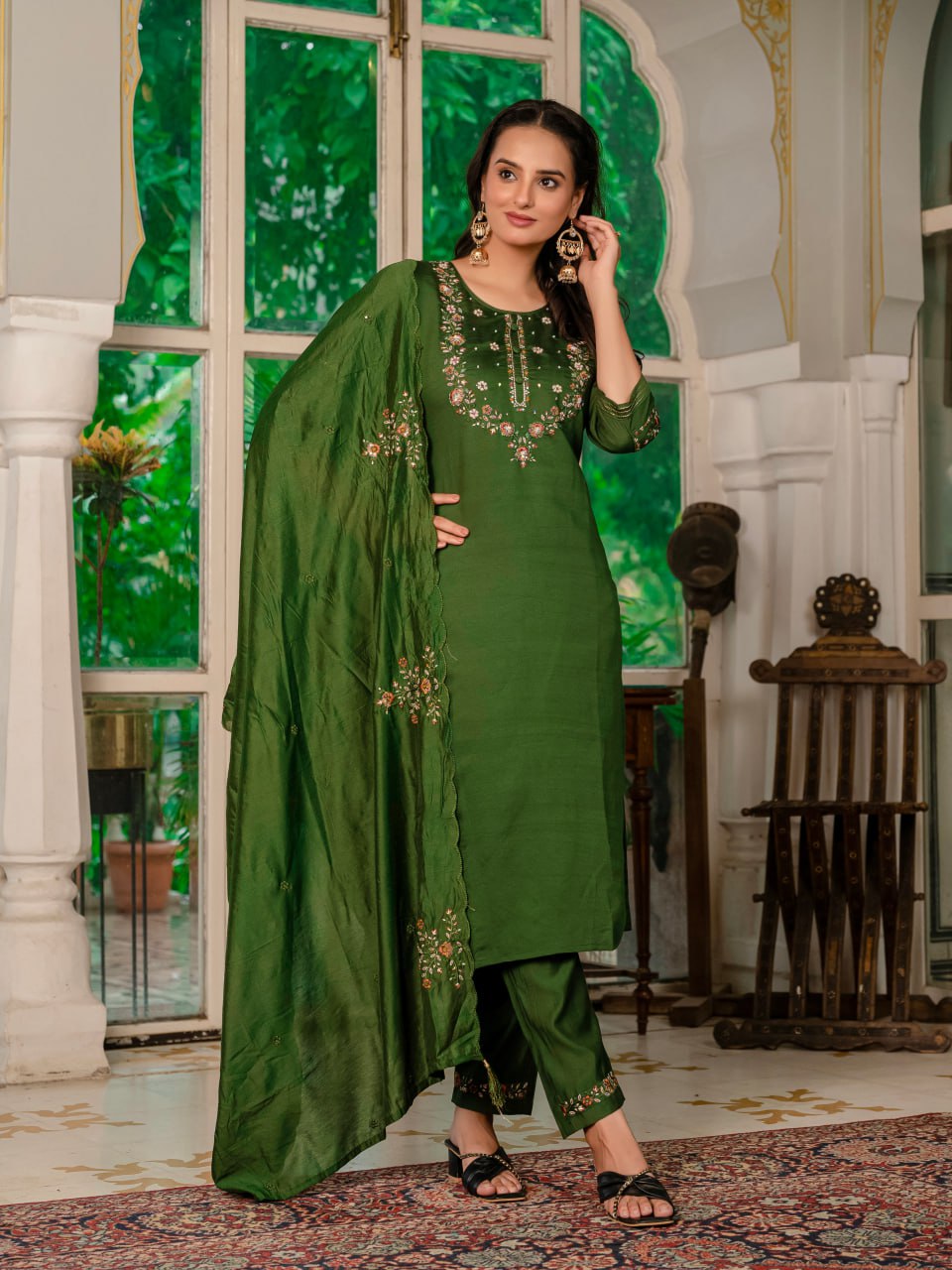👗Elegant Straight Kurti Pant Dupatta Set