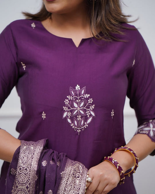 Embroidered Paan Neck Kurtie