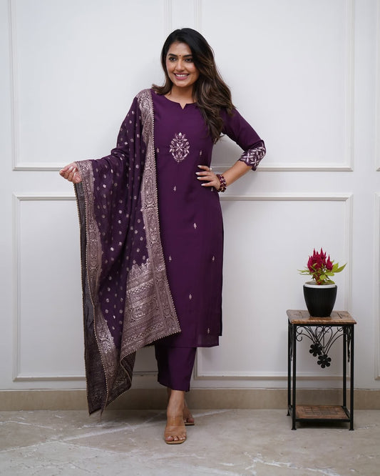 Embroidered Paan Neck Kurtie