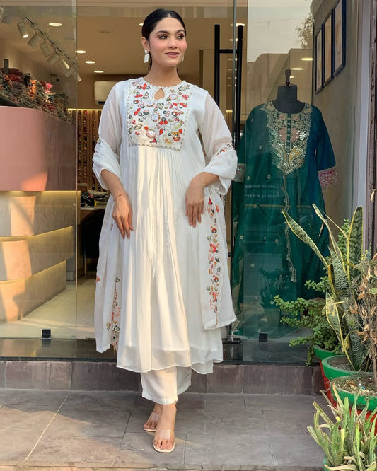 Women’s Kurta Pent Dupatta Set