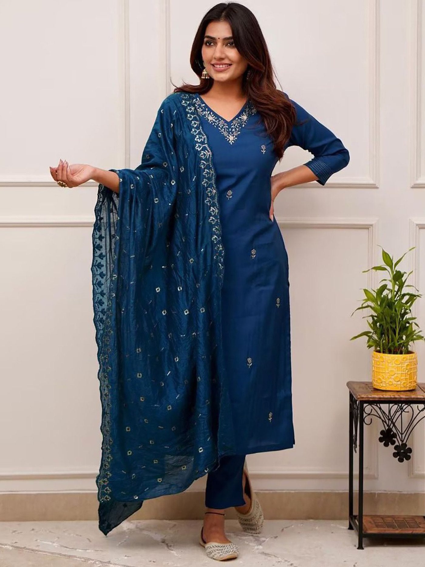 Women’s Kurta Pent Dupatta Set