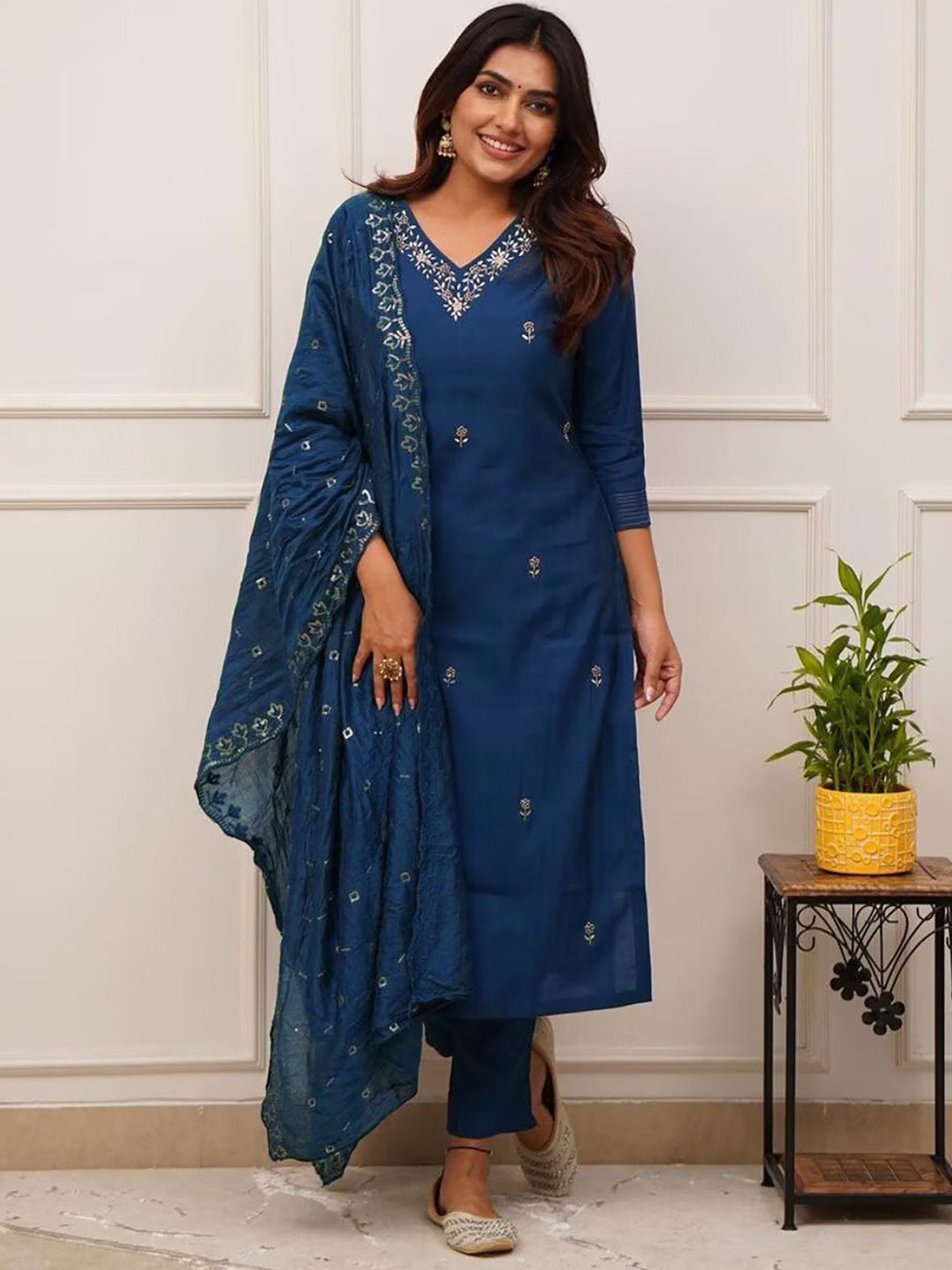 Women’s Kurta Pent Dupatta Set