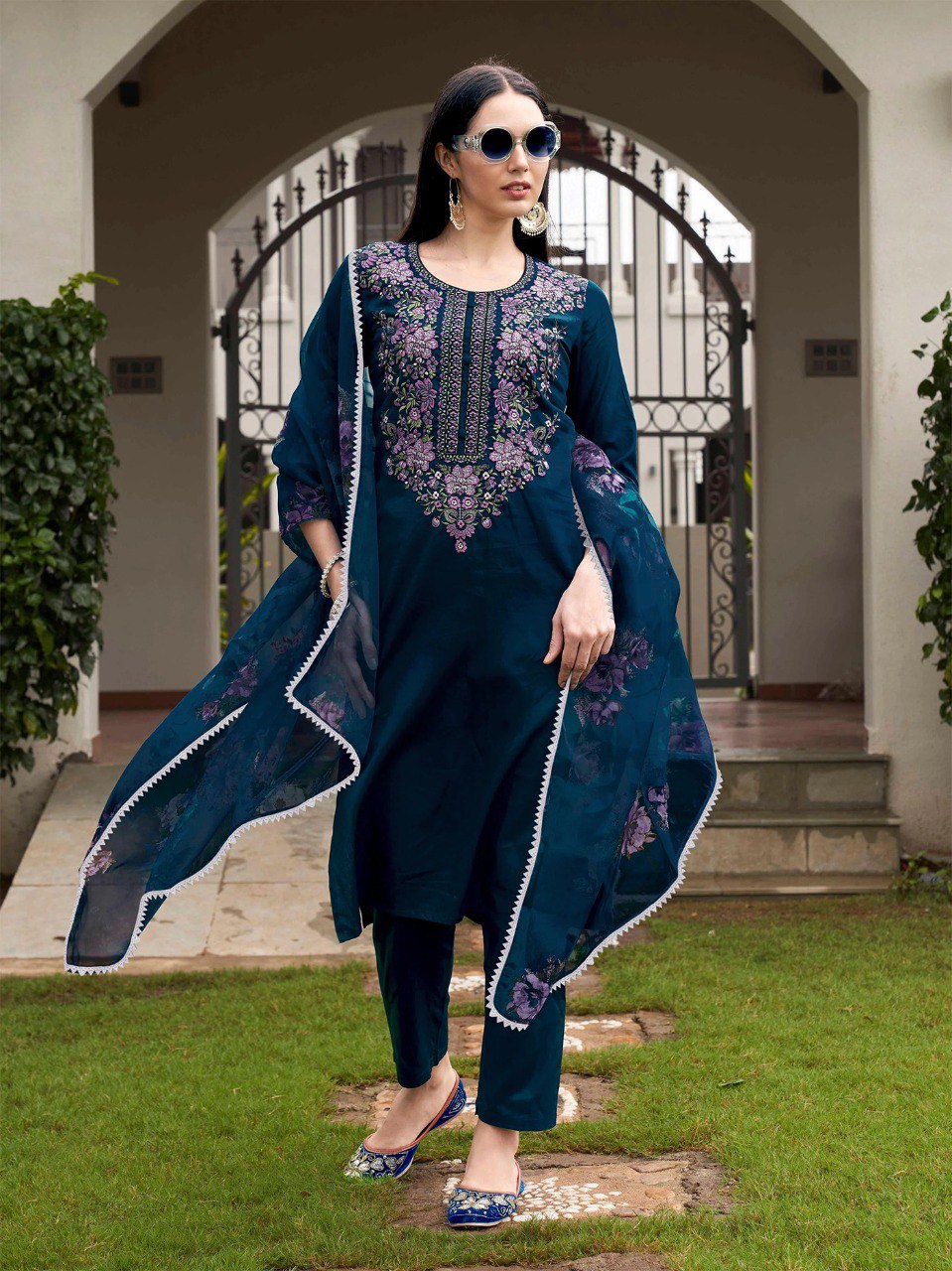Women’s Kurta Pent Dupatta Set