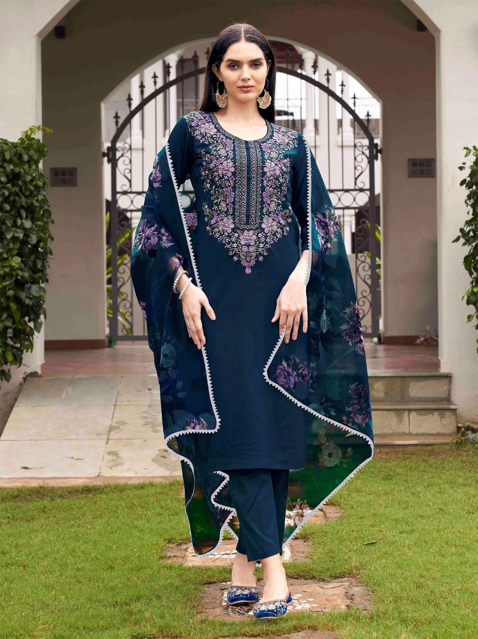Women’s Kurta Pent Dupatta Set