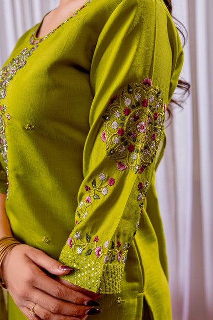 Multi Sequence Embroidery Thread With Hand Work Kurtie