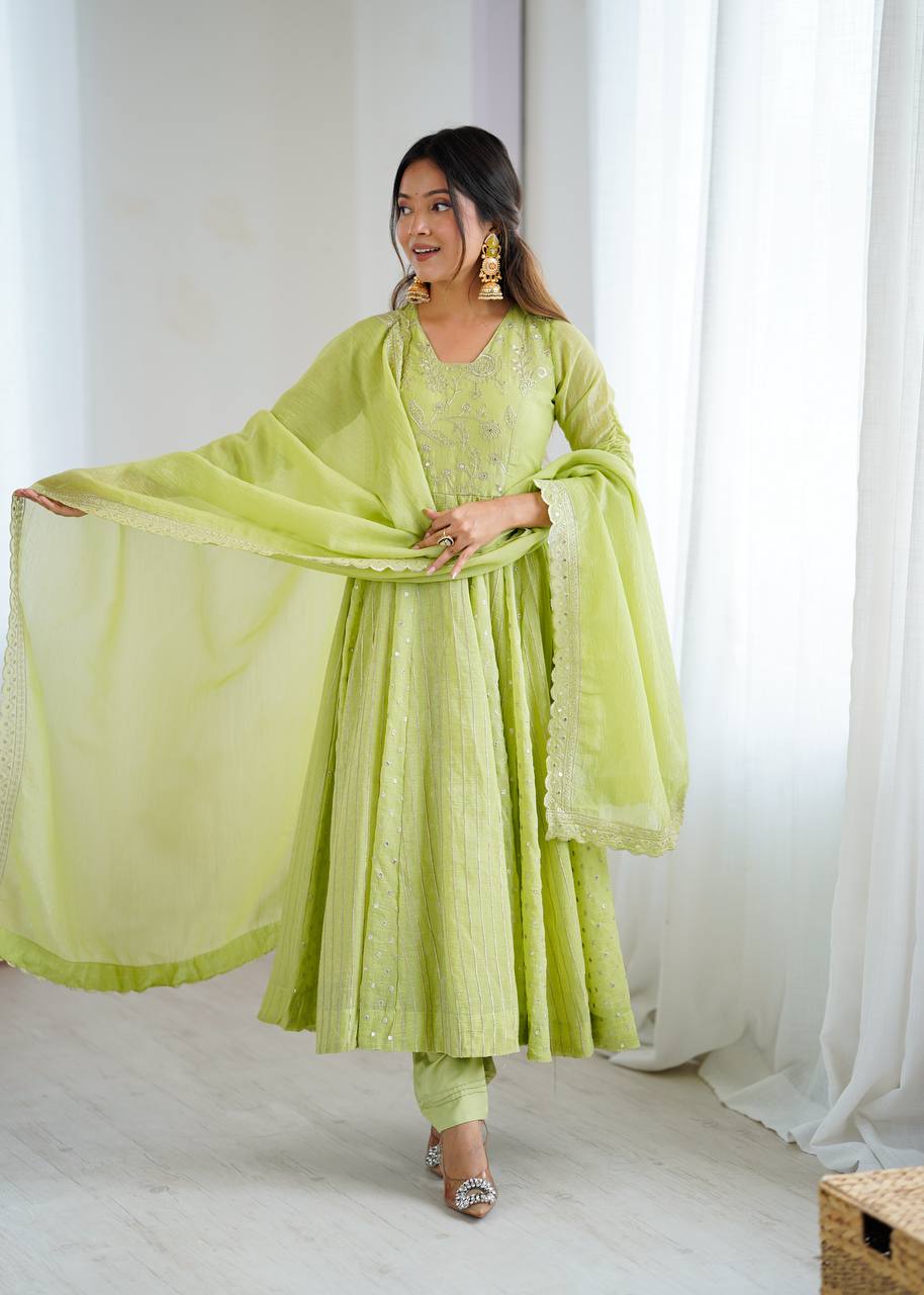 Anarkali Gown With Crunchy Silk With Fully Flair