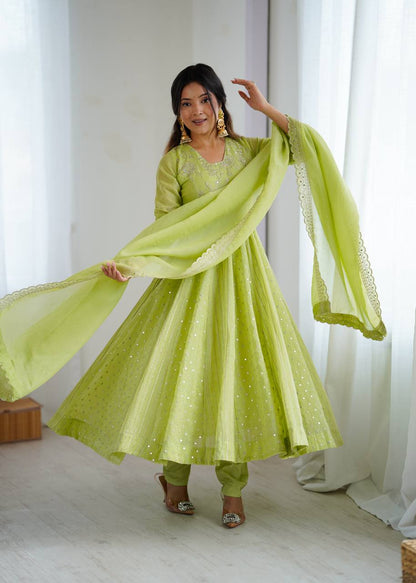 Anarkali Gown With Crunchy Silk With Fully Flair