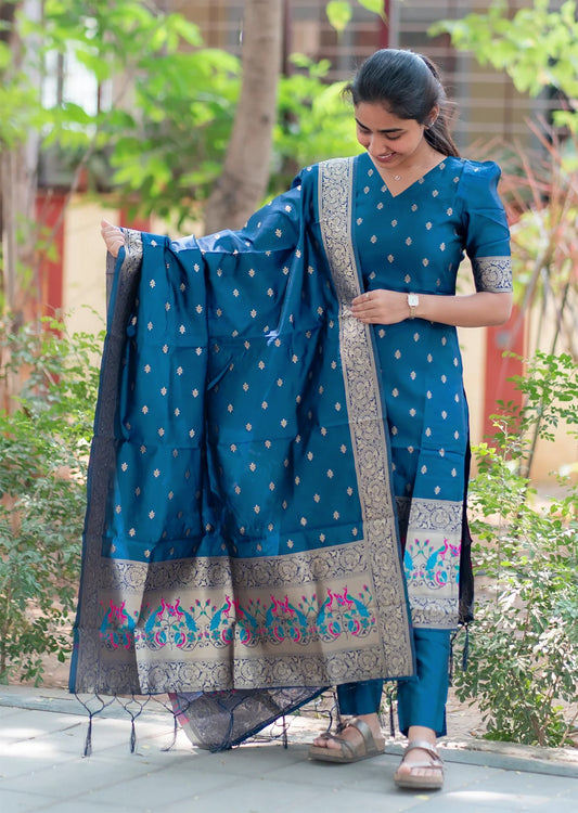 Women’s Kurta Pent Dupatta Set